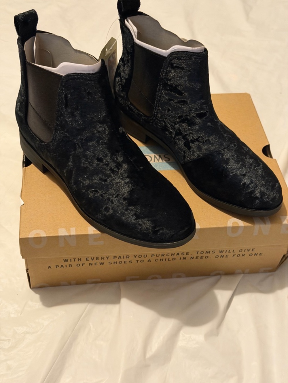 TOMS Black Velvet Ella Ankle Boots Round Toe Slip On Women US 6 New In Box